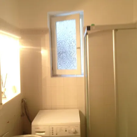Garibaldi 1 Apartman *